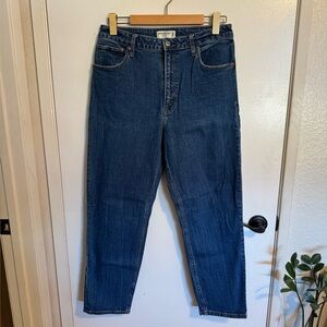 Abercrombie & Fitch - Mom Jeans